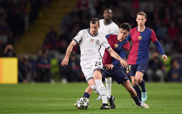 世体：巴萨查出约500起球迷倒卖对阵法兰克福门票的案件（世体：巴萨查处约500起球迷倒卖对法兰克福比赛门票案件）