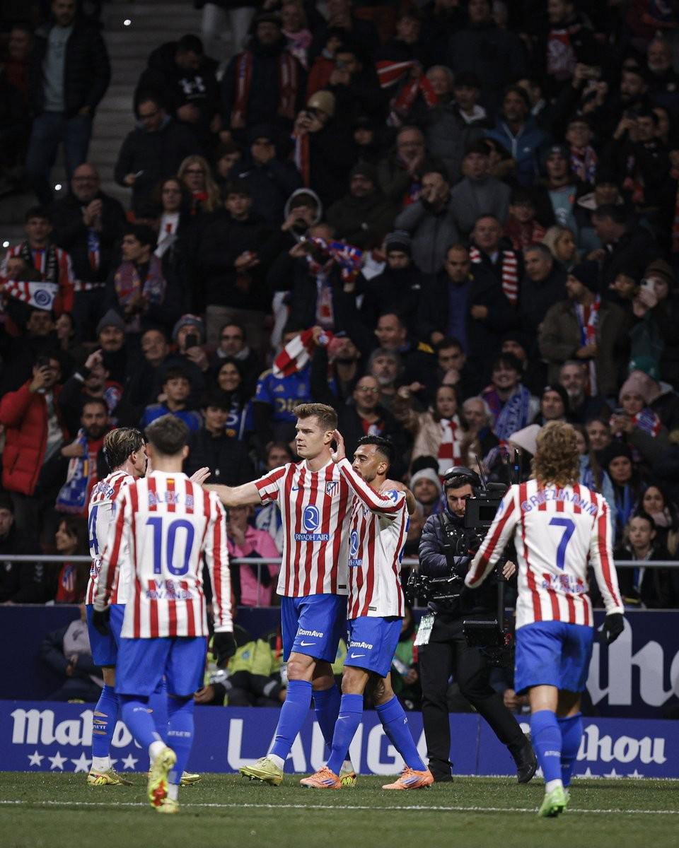 莫伦特斯：皇马应该公开力挺阿隆索；部分球员已脱离球队计划（莫伦特斯：皇马应公开支持阿隆索，部分球员已不在球队计划内）