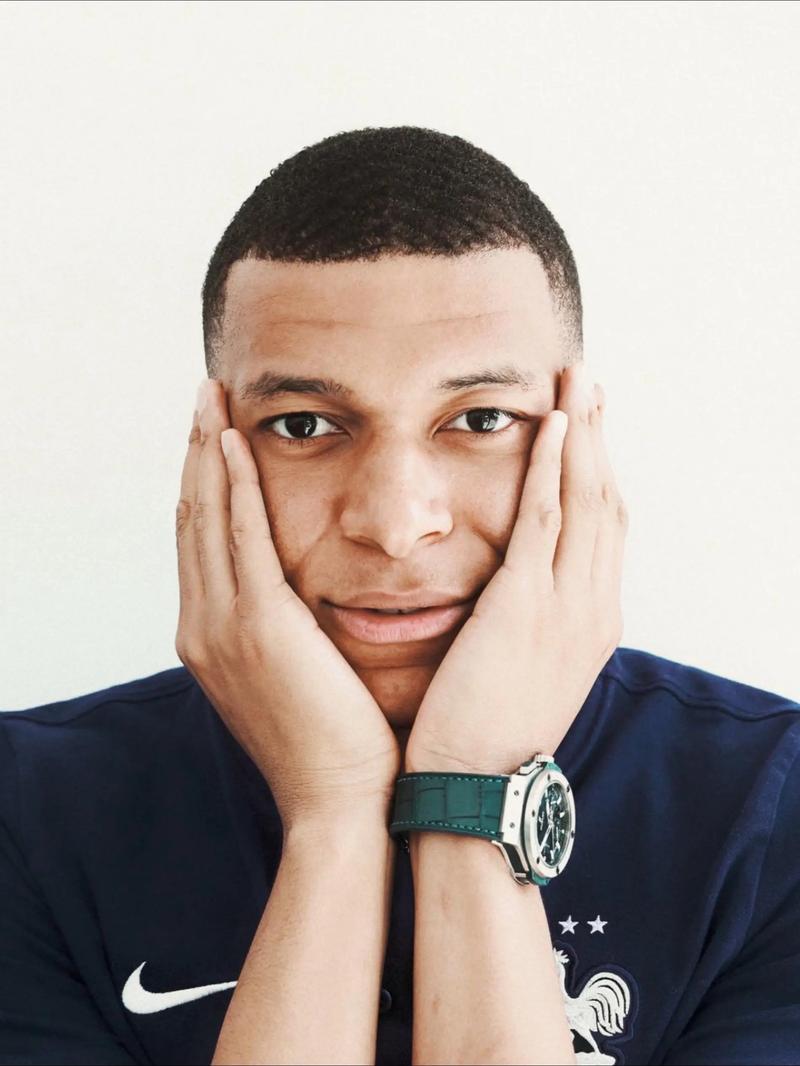 澳超战报：兰德尔屡失良机，奥克兰FC1-2纽卡斯尔喷气机（澳超简报：兰德尔错失多次良机，奥克兰FC1-2不敌纽卡斯尔喷气机）