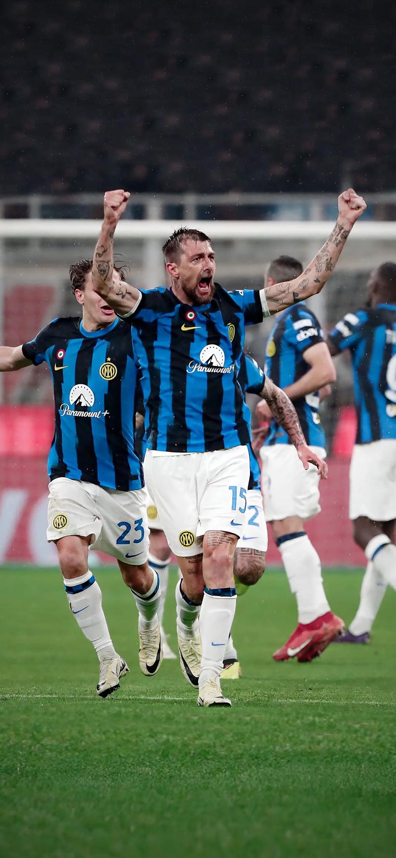 美记：相比选秀权雄鹿更想用字母换成名球星，比如特雷·杨（美媒：雄鹿宁要即战力巨星而非选秀权，甚至愿用字母哥换来如特雷·杨等球星）