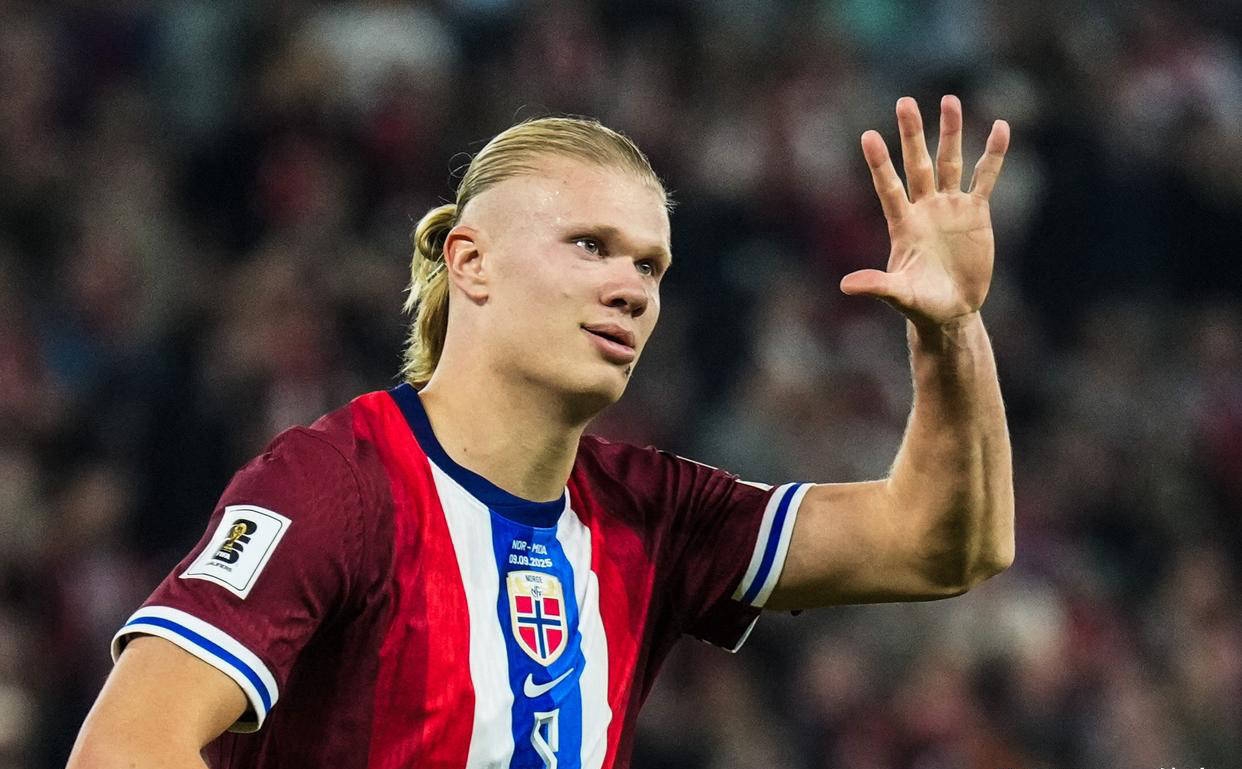 老友相见，孙兴慜赛后与正在恢复的热刺前队友们聊天（赛后重逢，孙兴慜与正在康复的热刺旧友畅聊）