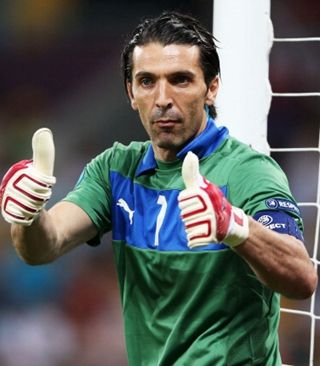 特瓦斯：老佛爷在皇马大会撒了谎；我支持皇马不代表我会偏袒（特瓦斯：佩雷斯在皇马大会言辞失实；支持皇马不等于偏袒）