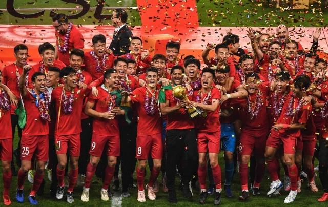 萨林杰真不行了？广东“三王炸”验货成功，朱芳雨被迫更换大外援（萨林杰状态堪忧？广东“三王炸”试验成功，朱芳雨不得不更换大外援）