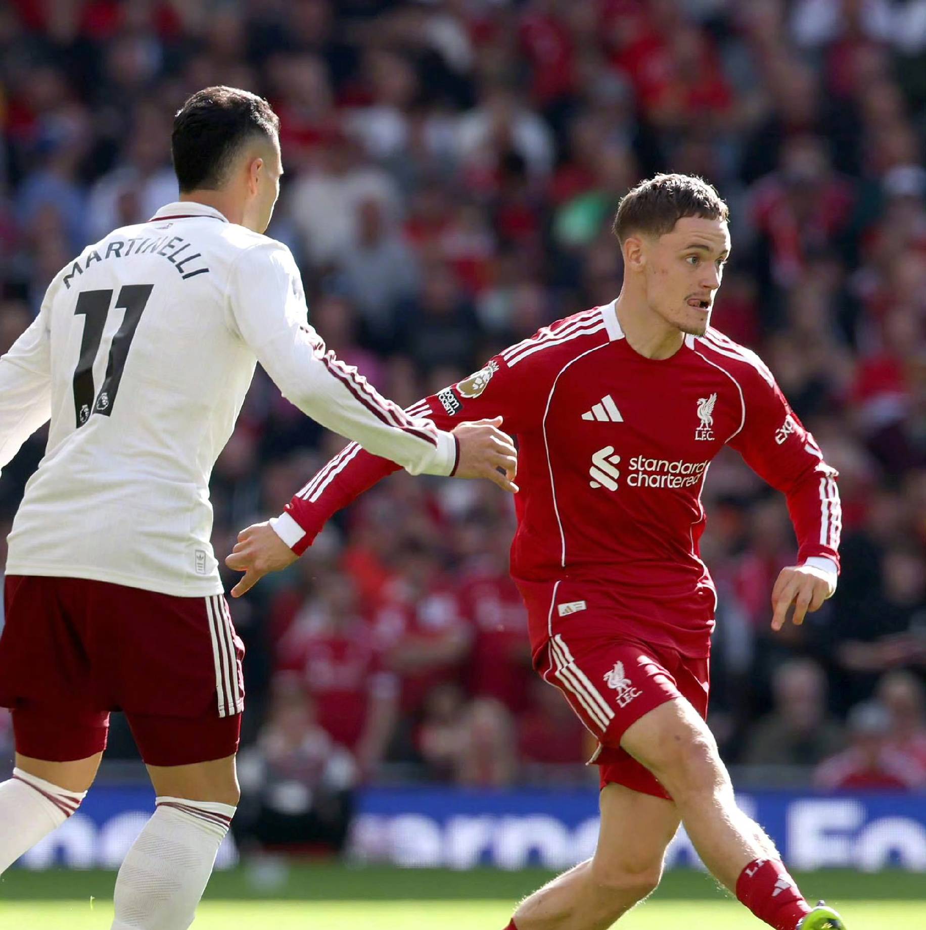 国安主场战平广州恒大（北京国安主场与广州恒大战成平局）