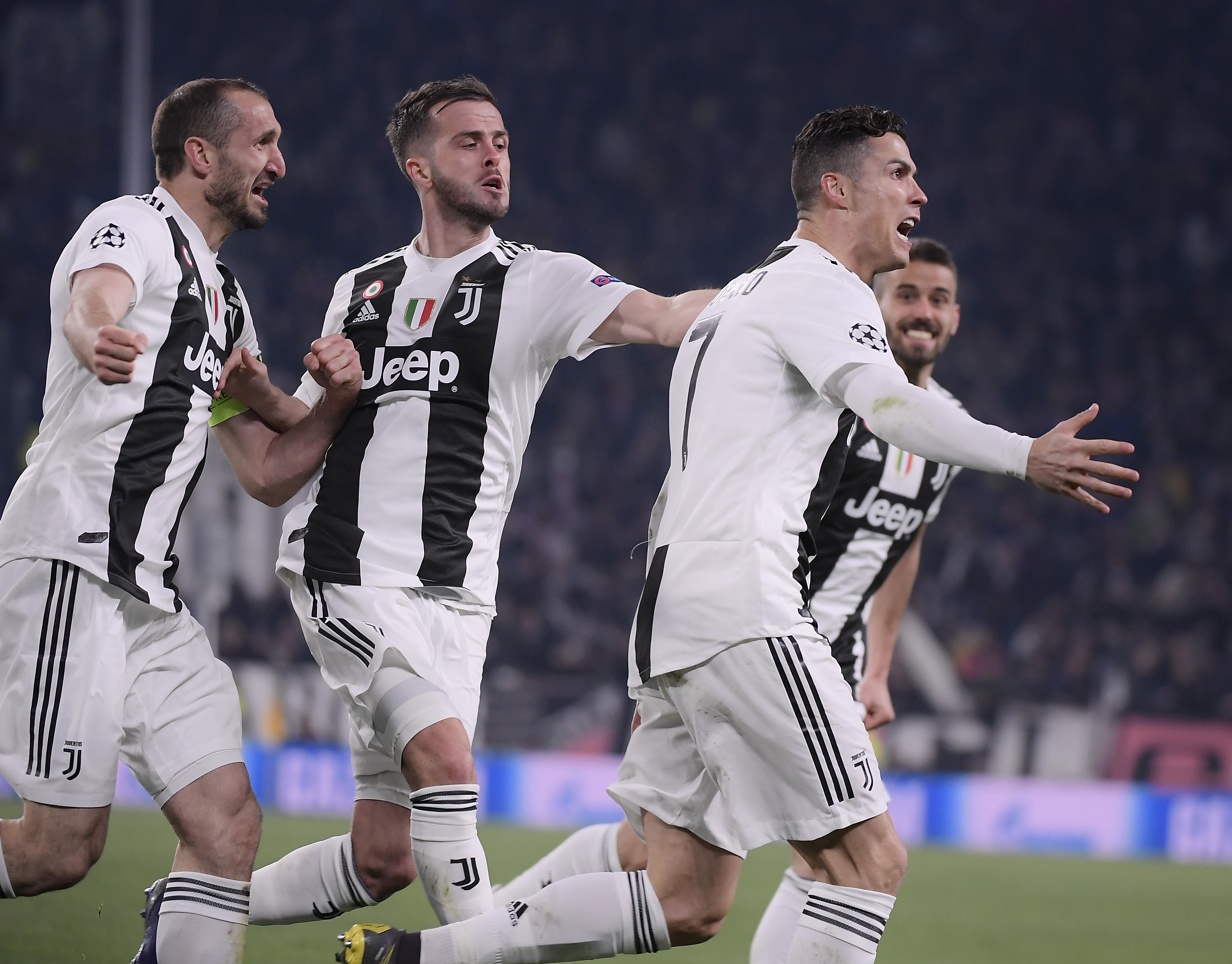 结束5年中超之旅！长春亚泰提前1轮降入中甲（提前一轮降入中甲！长春亚泰告别中超，5年征程落幕）